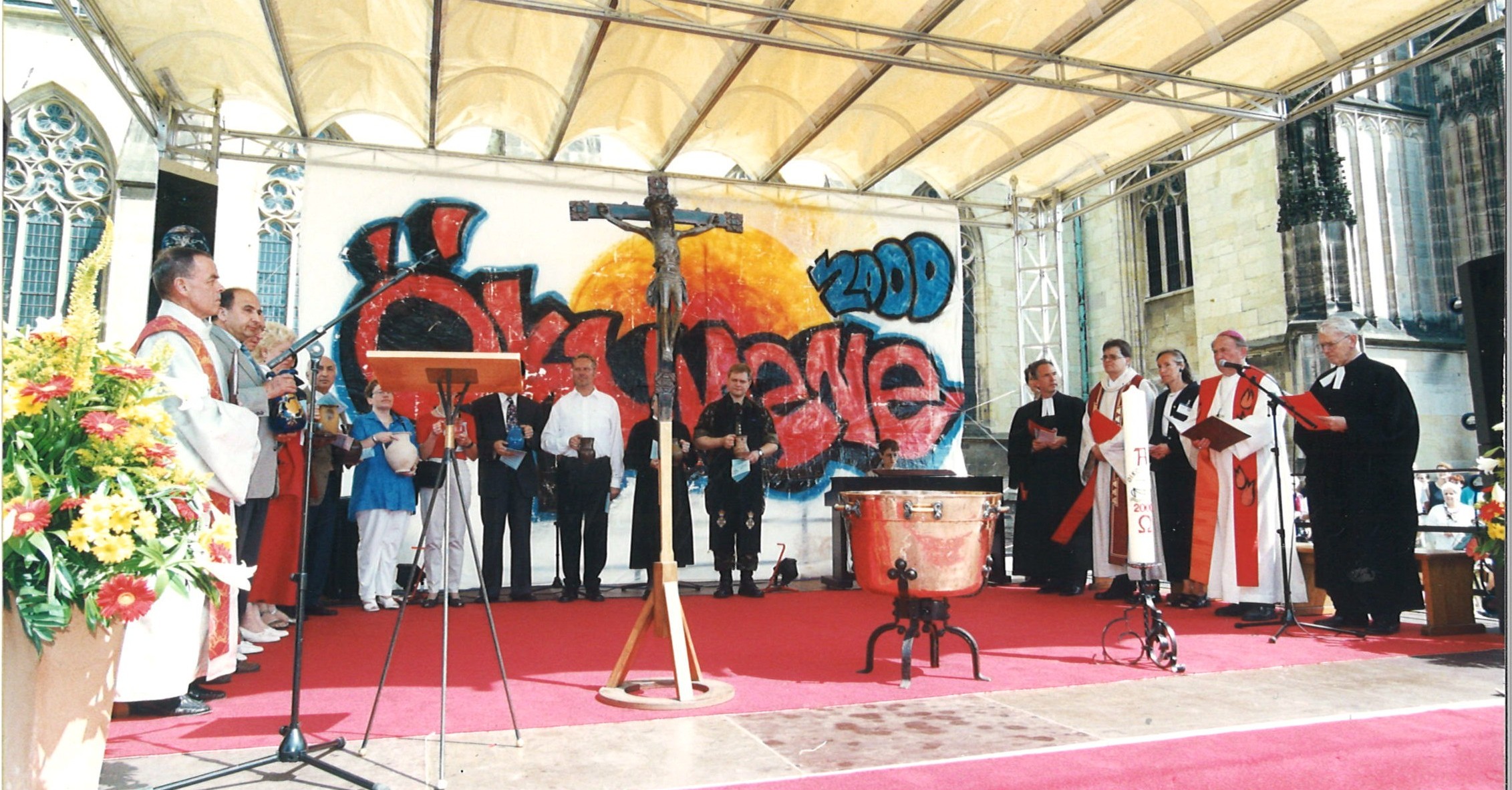 Ökumenischer Gottesdienst auf der Bühne, Ökumene 2000